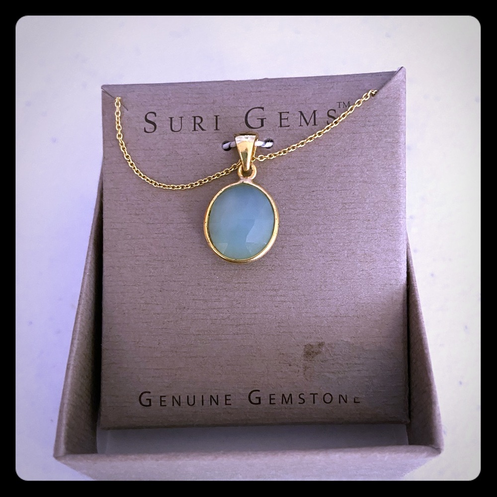 Necklace with jade gemstone